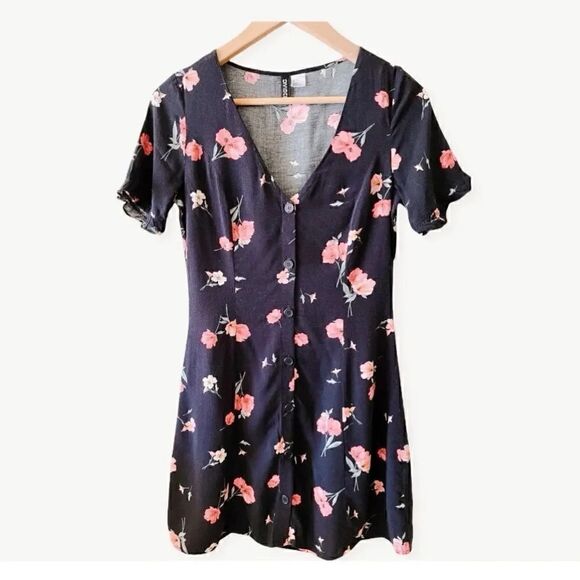 H&M Divided Black Floral Mini Button Front Short Sleeve Viscose Dress Sz 4 - Picture 1 of 5